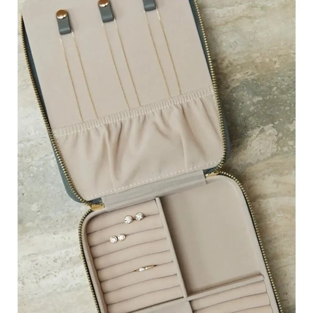 Idyl Elegant Jewelry Organizer Vegan Leather Gray Travel Zip Case